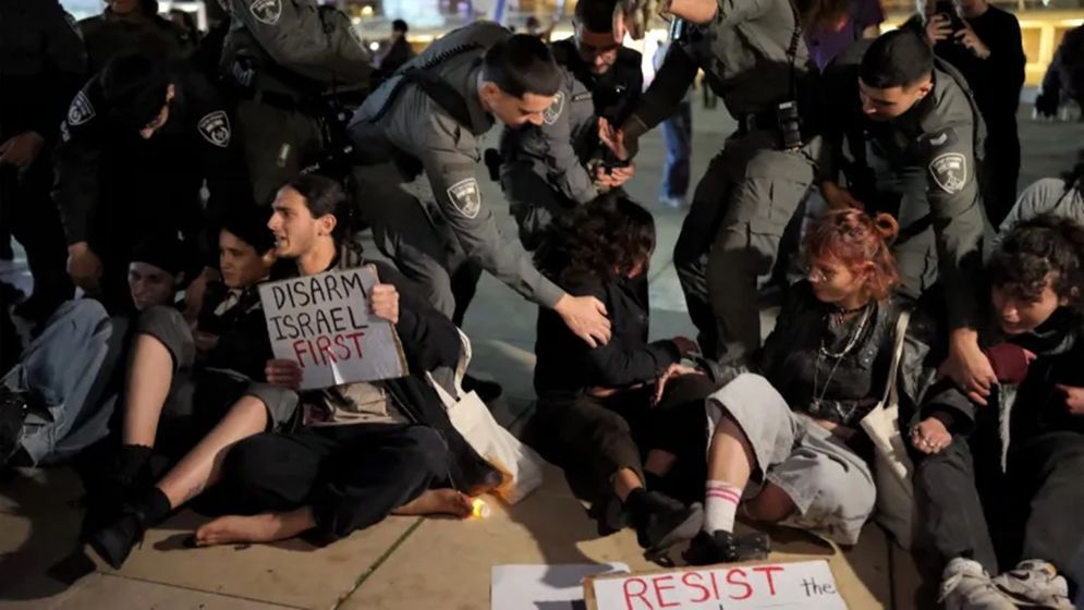 যুক্তরাষ্ট্রের মতো ইসরাইলেও চলছে যুদ্ধবিরোধী বিক্ষোভ, বিপাকে নেতানিয়াহু