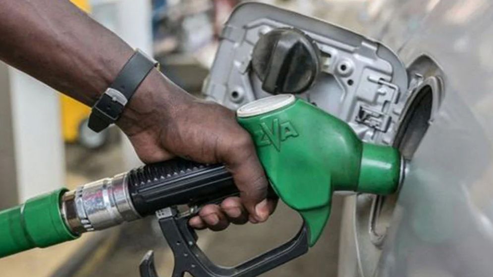 ড্রাইভিং লাইসেন্স-বৈধ কাগজপত্র ছাড়া তেল বিক্রি না করার সিদ্ধান্ত