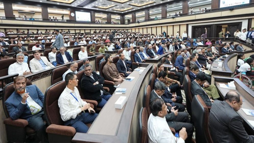 প্রধানমন্ত্রীর ক্রীড়া কার্ডের উদ্বোধনী অনুষ্ঠানে তারার মেলা