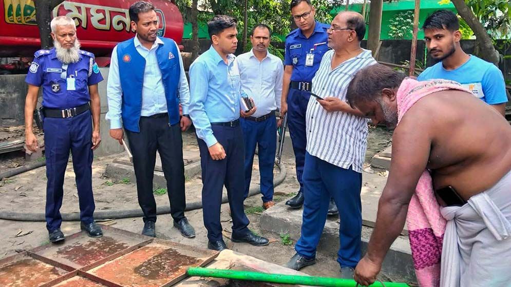 ১৬ হাজার লিটার জ্বালানি মজুত রাখায় ফিলিং স্টেশনে জরিমানা