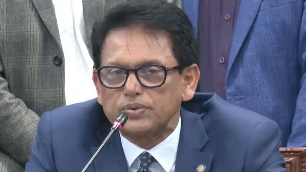 দুই উপায়ে স্কুলের ক্লাস চলমান রাখা নিয়ে আলোচনা চলছে