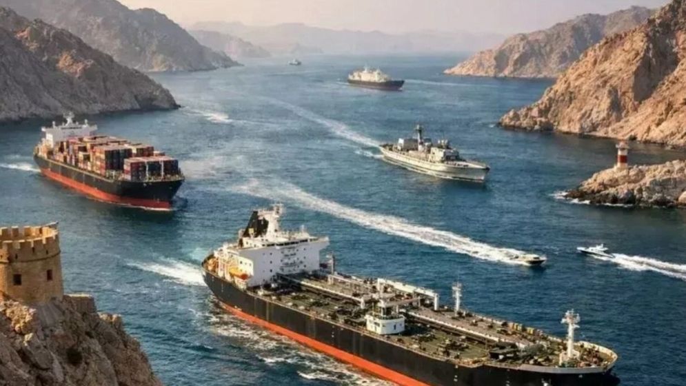 হরমুজ প্রণালীতে টোল আরোপের সিদ্ধান্ত অনুমোদন, মার্কিন ও ইসরাইলি জাহাজ নিষিদ্ধ