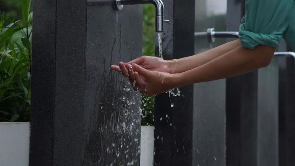 সুপার গ্লু লেগে থাকলে অজু হবে?