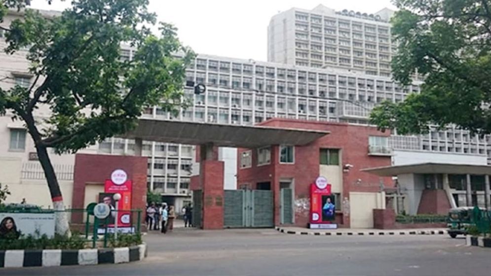 সচিবালয়ে তদবিরের চাপ, সীমিত পাশে ঢুকে পড়ছে শত শত মানুষ