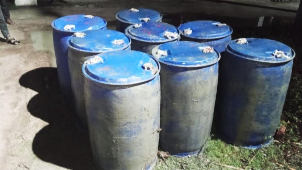 খালে মিলল ৮ ড্রাম ডিজেল