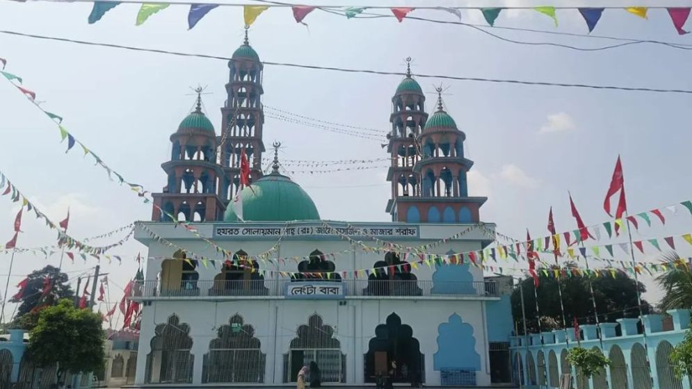 মেলার প্রথমদিনে সোলেমান লেংটার মাজারে সংঘর্ষ, খাদেমকে কুপিয়ে জখম