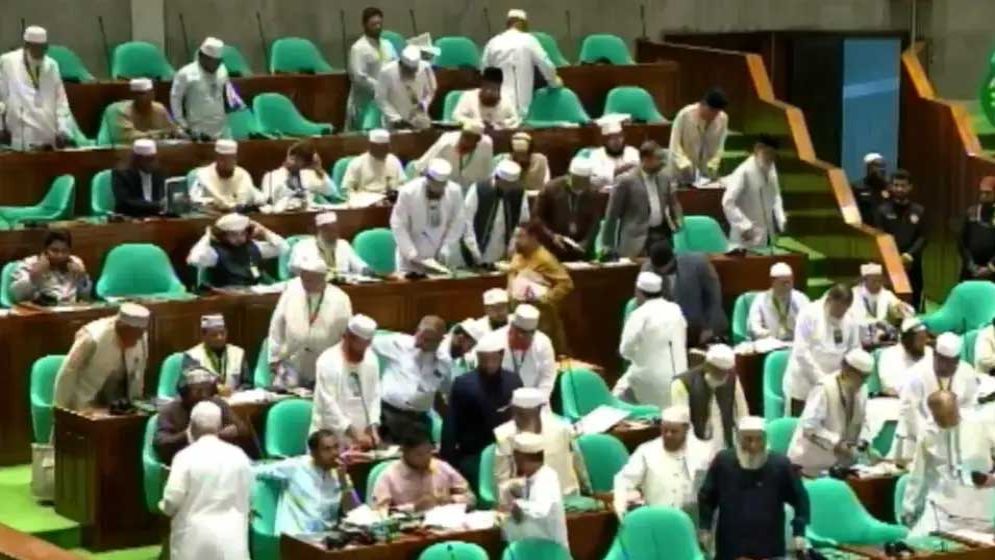 সংসদ থেকে বিরোধী দলের ওয়াকআউট, এবার যে কারণে