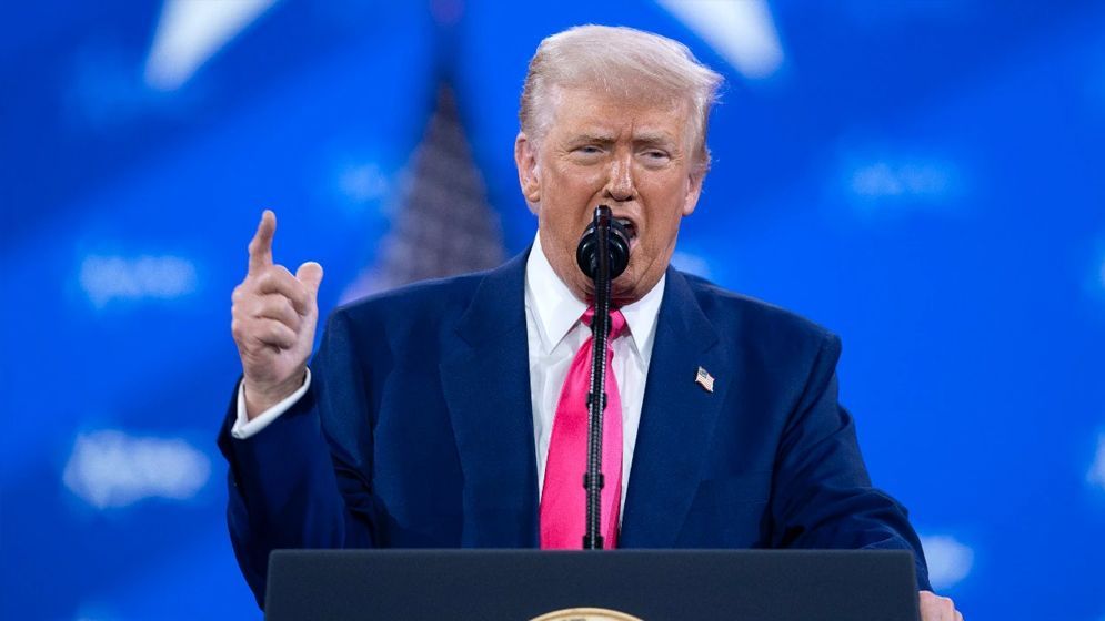 ইরানে শিগগিরই ‘আরও কঠোর’ হামলার হুঁশিয়ারি ট্রাম্পের