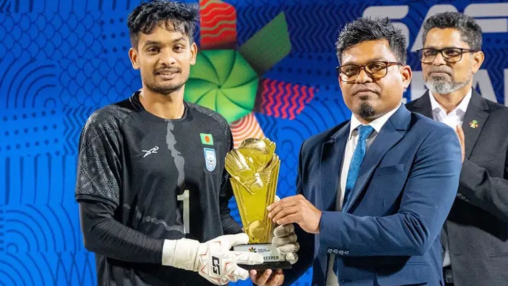 দেশবাসীকে শিরোপা উৎসর্গ করলেন টুর্নামেন্টসেরা গোলরক্ষক মাহিন