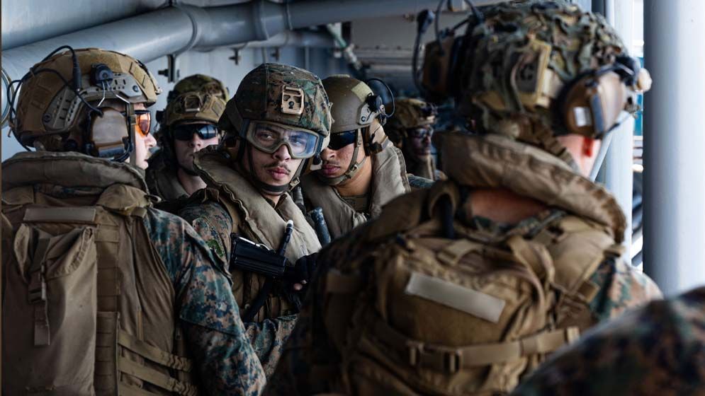 মার্কিন পাইলটকে জীবিত পেতে মরিয়া কেন যুক্তরাষ্ট্র-ইরান