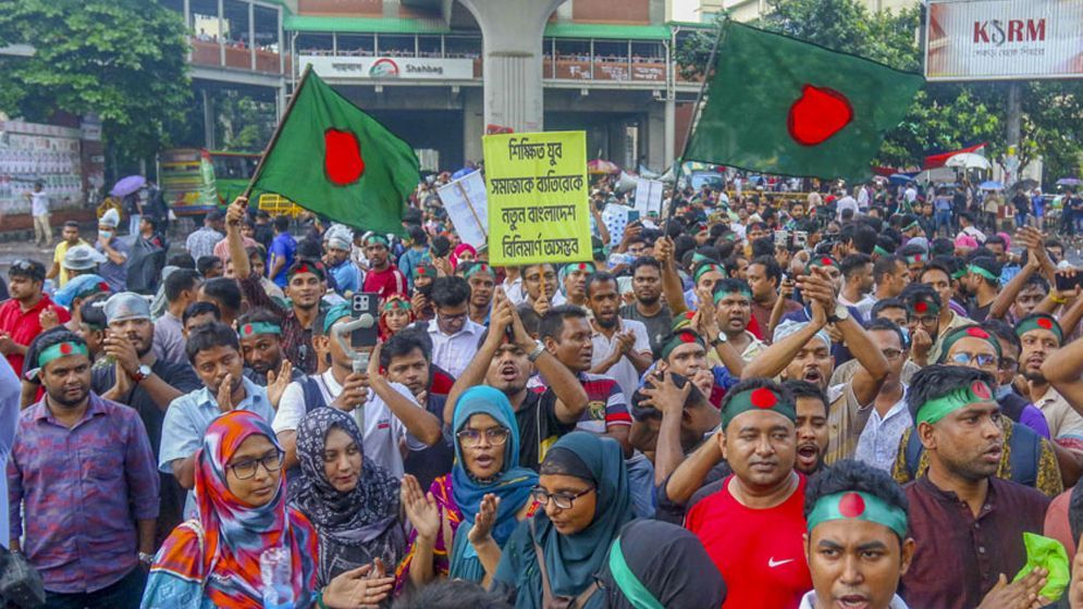 সরকারি চাকরিতে প্রবেশের নতুন বয়স নির্ধারণ