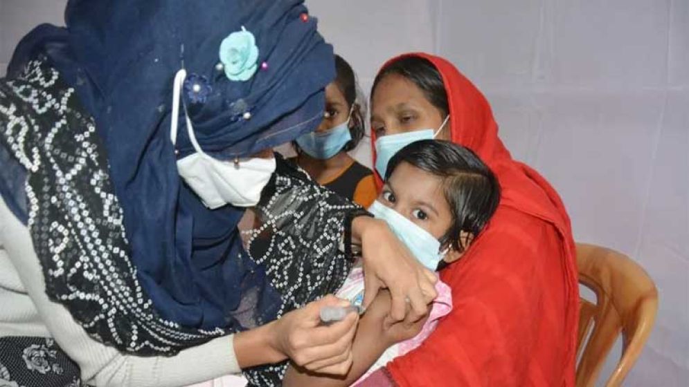 শিশুকে কখন কোন টিকা দেবেন