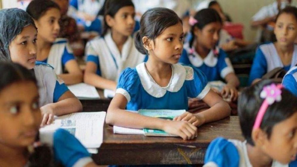 অনলাইন ক্লাসে যাচ্ছে না প্রাথমিক বিদ্যালয়