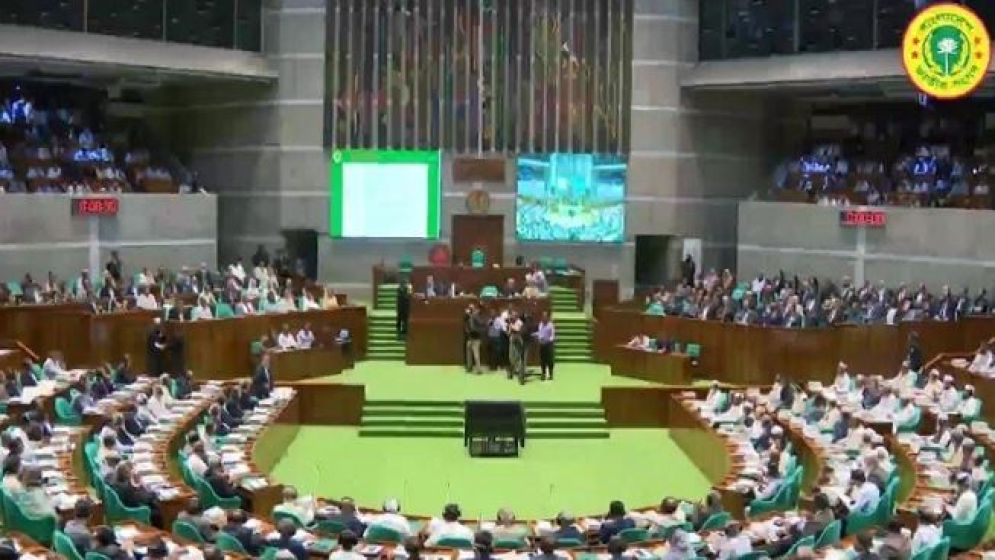 সরকারি চাকরিতে প্রবেশের বয়স নির্ধারণ করে সংসদে বিল পাশ