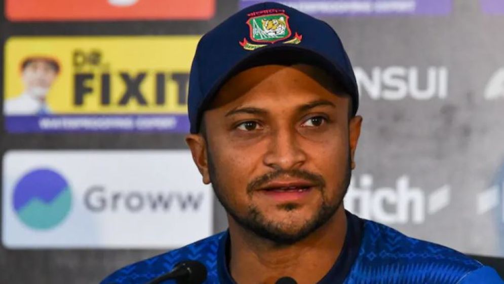 রাজনীতিতে ফেরা নিয়ে সাকিবের স্ট্যাটাস, মুহূর্তেই ভাইরাল