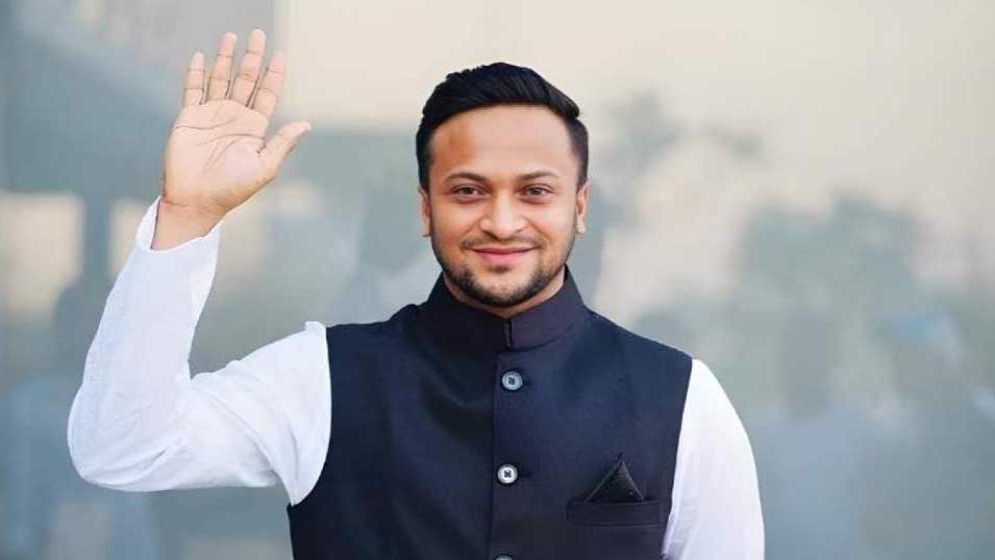 আবারো রাজনীতিতে ফেরার ইঙ্গিত দিলেন সাকিব