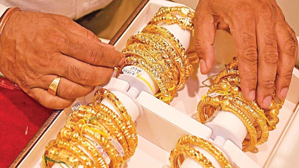 সাতসকালে দেশে স্বর্ণের দামে বড় লাফ, আজ থেকেই কার্যকর