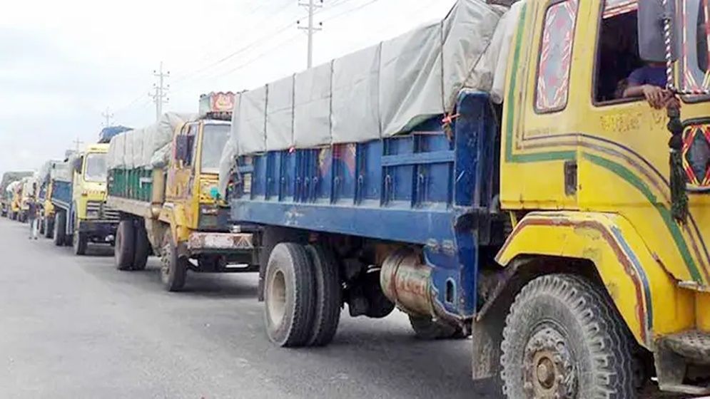 কারণ ছাড়াই যানবাহনে বেড়েছে ভাড়া, প্রভাব পড়ছে পণ্যের দামে