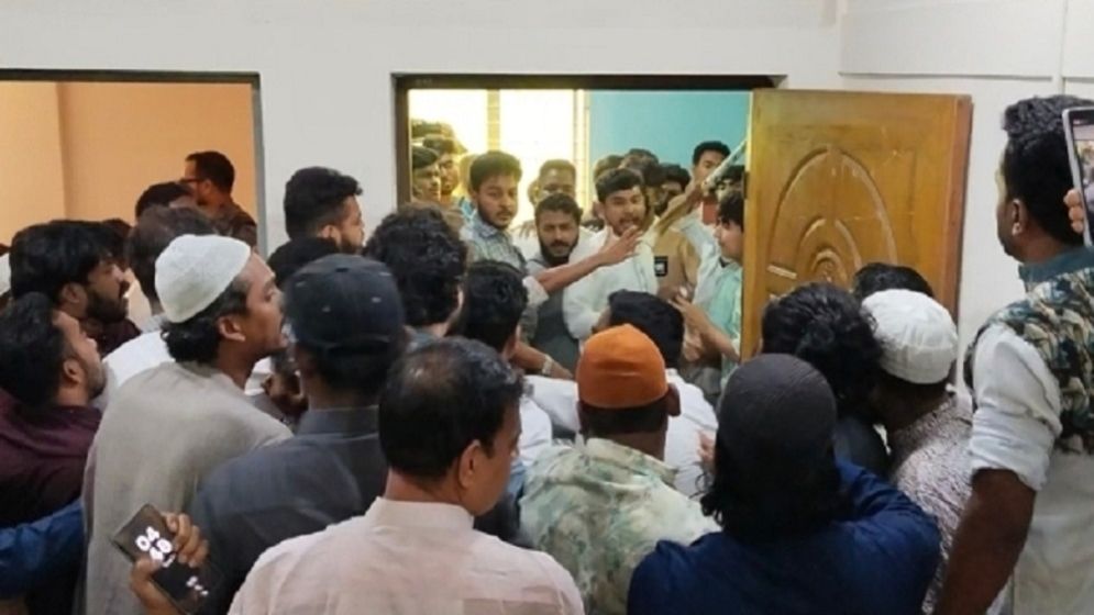 এনসিপির পদ বঞ্চিত নেতা-কর্মীদের সঙ্গে দফায় দফায় সংঘর্ষ