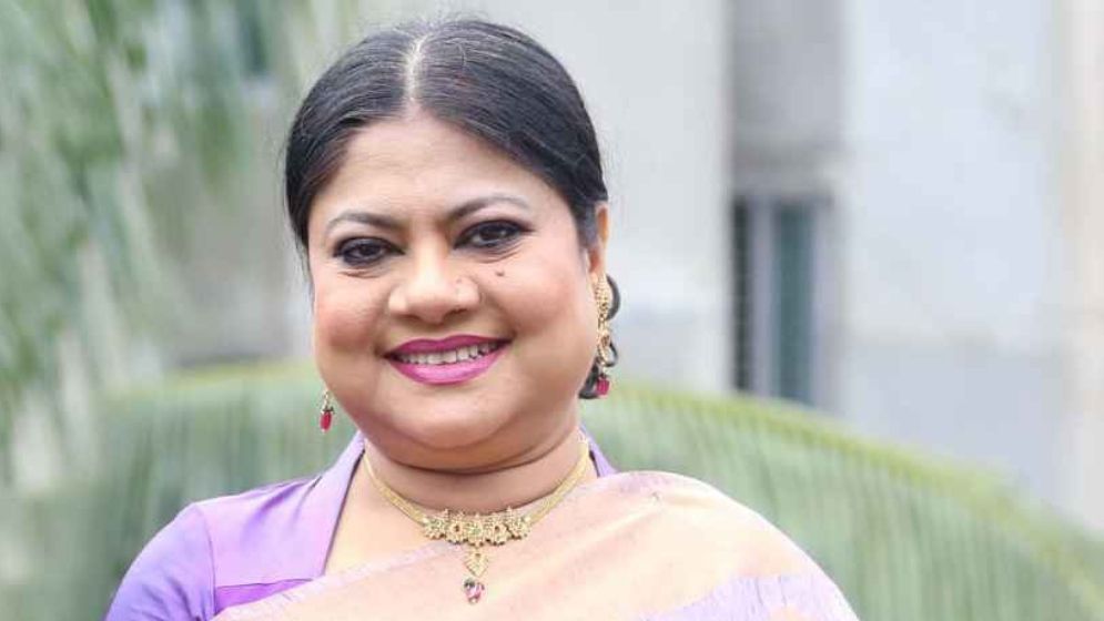 সংরক্ষিত নারী আসনের ফরম সংগ্রহে নেত্রীদের তোপের মুখে কনকচাঁপা, যা বললেন গায়িকা