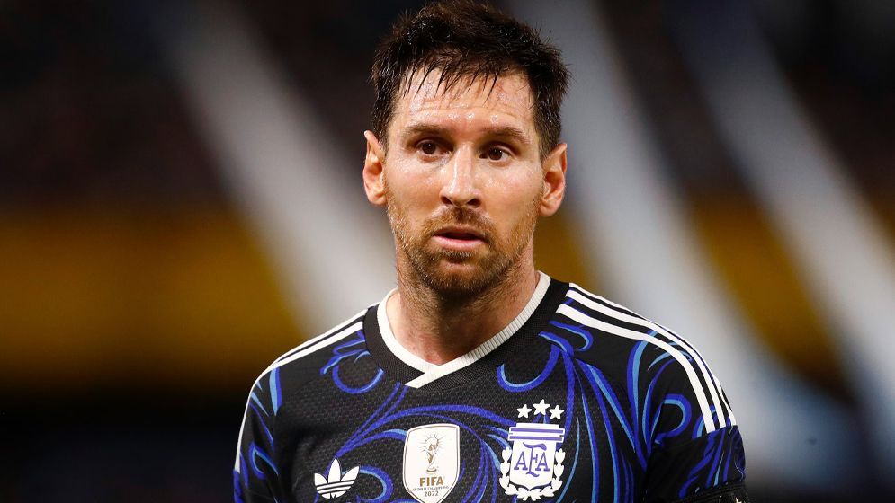 বিশ্বকাপের আগে মেসির নামে মামলা