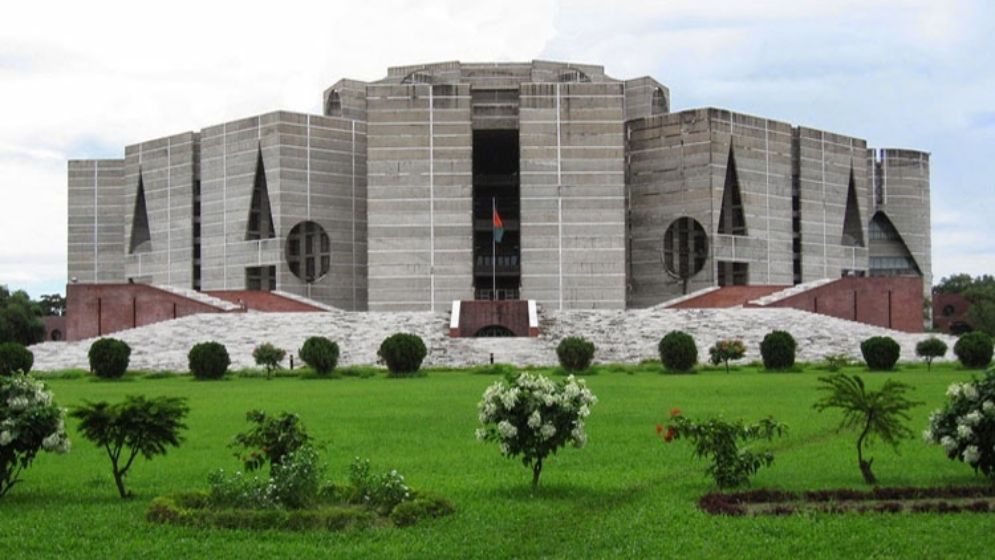 ২০৩৪ সালের মধ্যে ট্রিলিয়ন ডলারের অর্থনীতি হতে চায় বাংলাদেশ