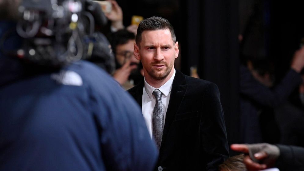 বার্সেলোনার ক্লাব কিনে নিলেন মেসি