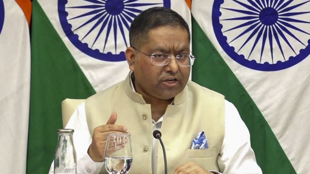 শেখ হাসিনাকে ফেরানোর অনুরোধ খতিয়ে দেখছে ভারত