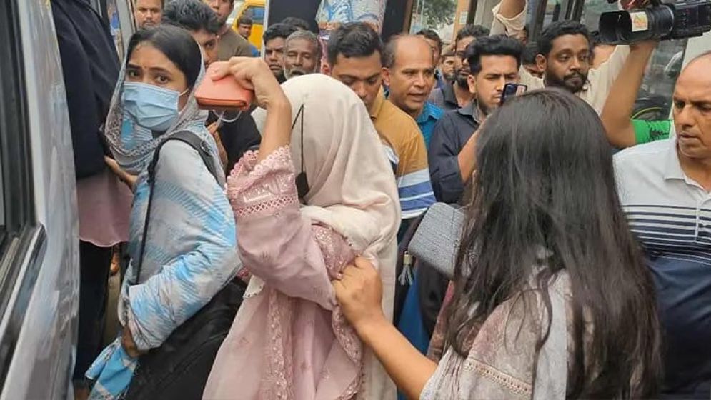 সিনেমা হলে অসামাজিক কাজ, হাতেনাতে আটক ৩৫ জন