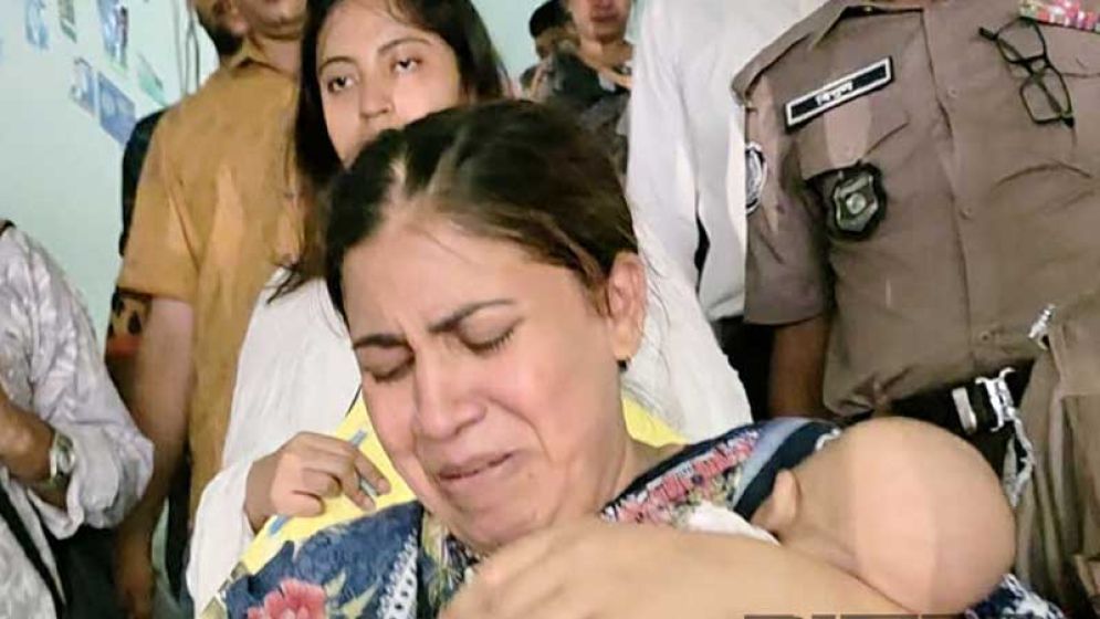 দেড় মাসের সন্তান নিয়ে যুব মহিলা লীগ নেত্রী শিল্পী কারাগারে