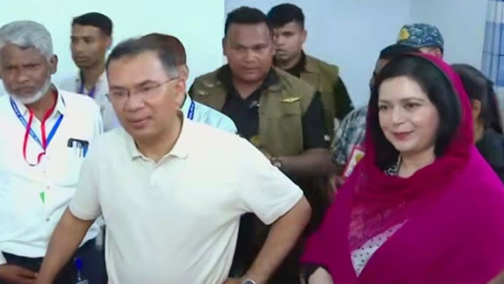 বগুড়ায় আলু ঘাটিসহ আর যা খেলেন প্রধানমন্ত্রী