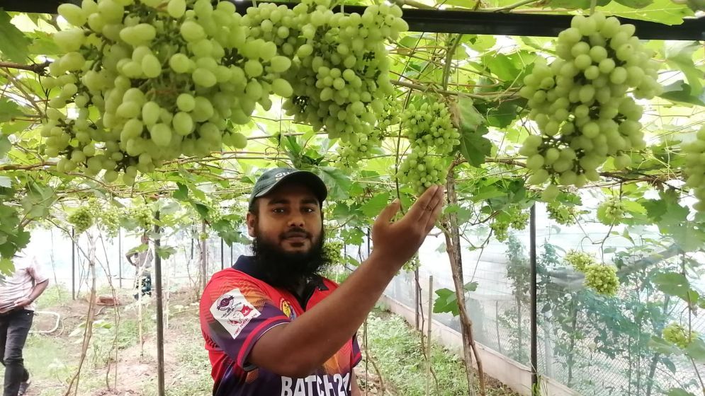 স্বপ্ন শুরু ৩০ টাকায়, এখন আয় লাখ টাকা