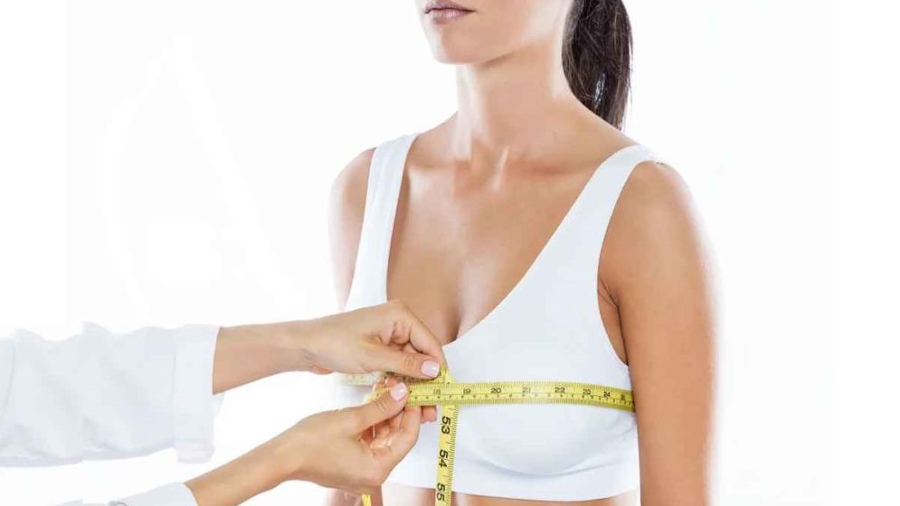 অতিরিক্ত বড় স্তন নিয়ে বিপাকে নারীরা, বাড়ছে স্বাস্থ্যঝুঁকি