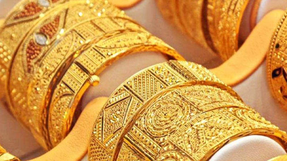 বিশ্ববাজারে স্বর্ণের দাম আরও কমেছে, দেশে ভরি কত?