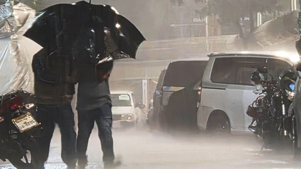 ঢাকায় তুমুল বৃষ্টি, সঙ্গে কালবৈশাখী ঝড়