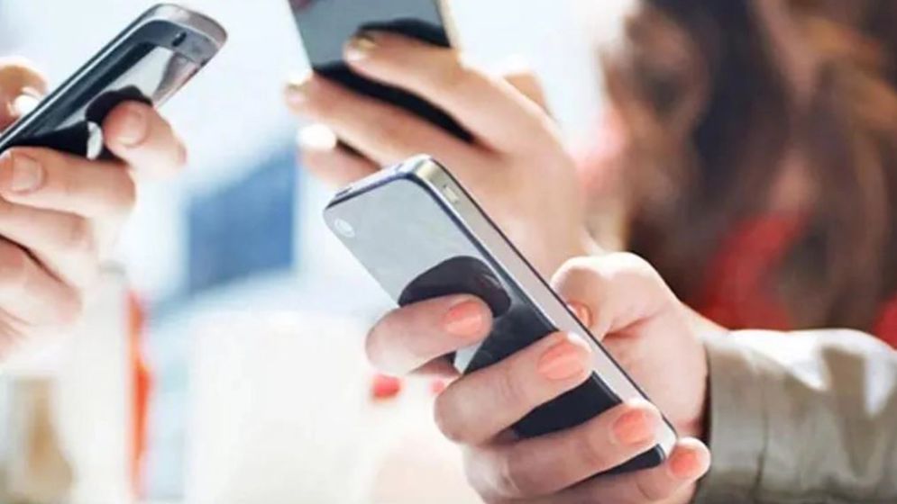 ১০০ টাকা মোবাইল রিচার্জে কর কত