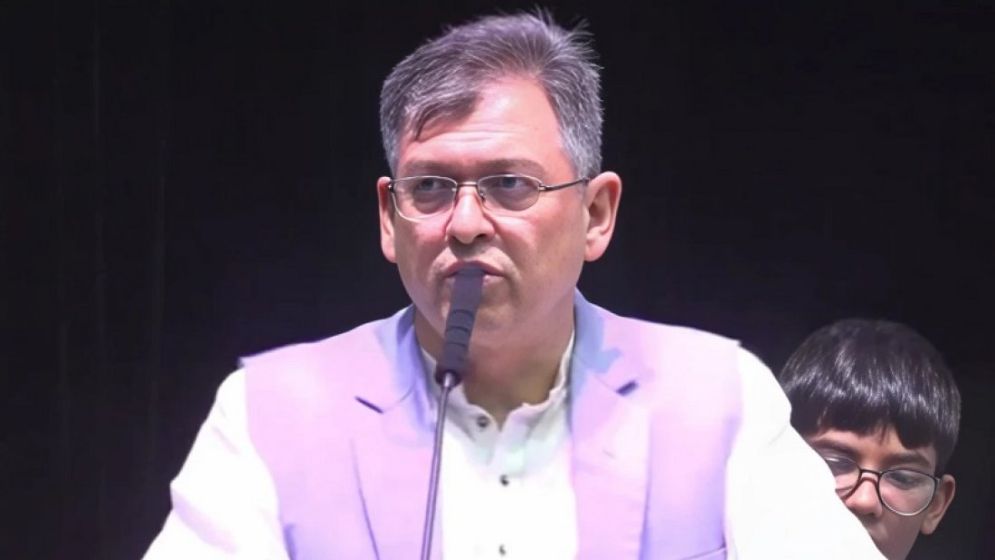 কেমন হবে পুলিশের নতুন পোশাক, জানালেন স্বরাষ্ট্রমন্ত্রী