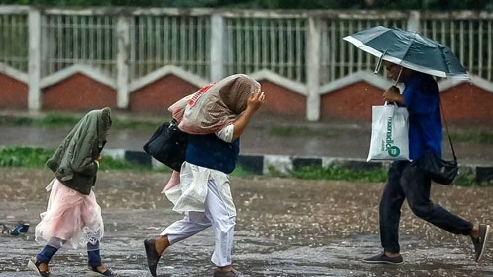 দুপুরের মধ্যে যেসব অঞ্চলে বজ্রবৃষ্টির শঙ্কা