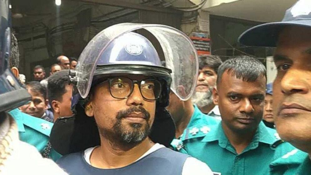 পলকের ঘাড়ে দুটি, কোমরে তিনটি হাড় সরে গেছে