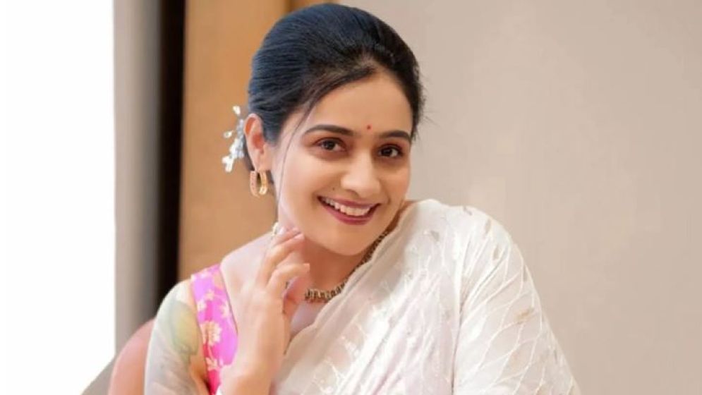 তিন বিয়ে জীবনটাই ধ্বংস করে দিয়েছে, স্বীকার করলেন অভিনেত্রী