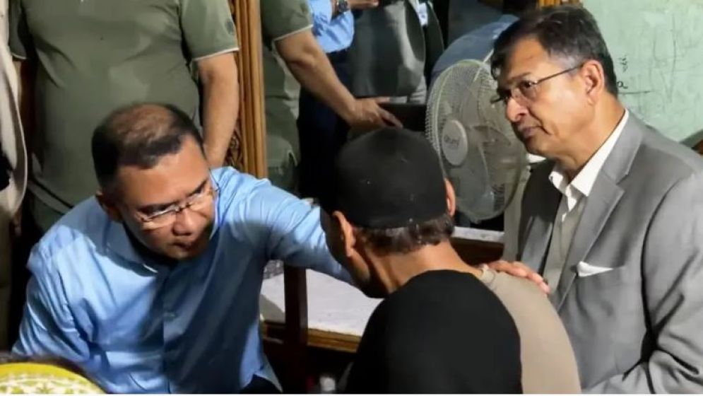 রামিসার বাবার কাঁধে হাত রেখে কী বললেন প্রধানমন্ত্রী