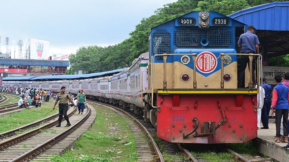 বিমানবন্দর স্টেশনে দাঁড়াবে না ৯ ট্রেন