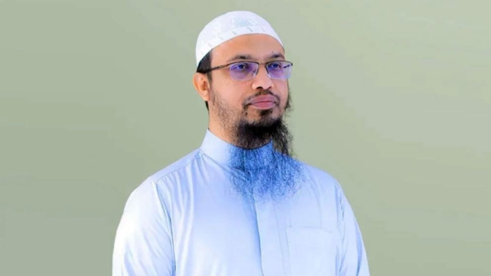 ঈদযাত্রায় ঝুঁকি এড়াতে যে পরামর্শ দিলেন শায়খ আহমাদুল্লাহ