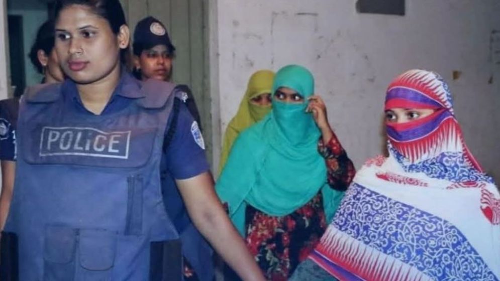 সাড়ে নয় বছর জেল খেটে অবশেষে খালাস পেলেন সেই তিন ছাত্রী