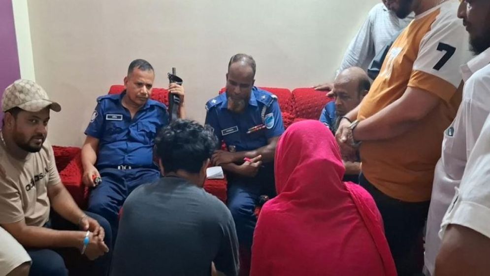 প্রেমেরটানে আর্জেন্টিনা সমর্থকের ফ্ল্যাটে ঢুকে ধরা ব্রাজিল সমর্থক