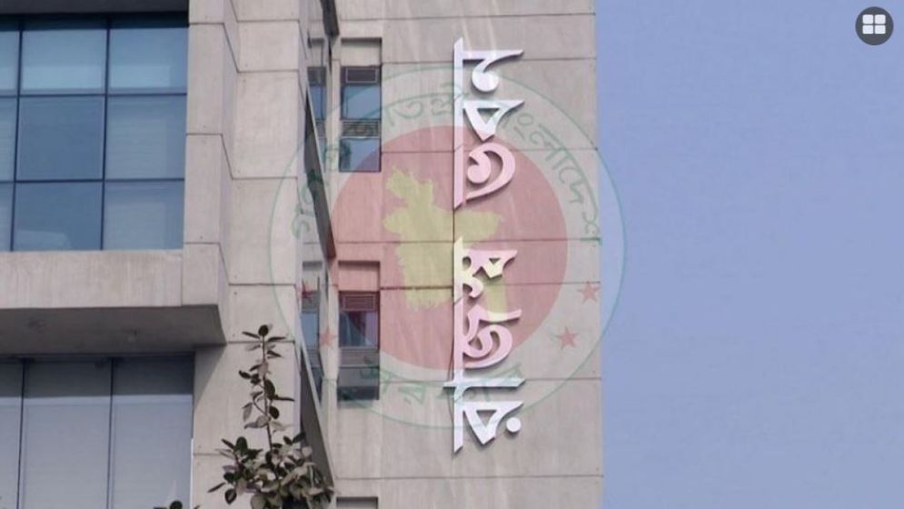 ফ্রিল্যান্সারদের আয় থেকে সাড়ে ৭% কর কাটা নিয়ে যা বলছে এনবিআর
