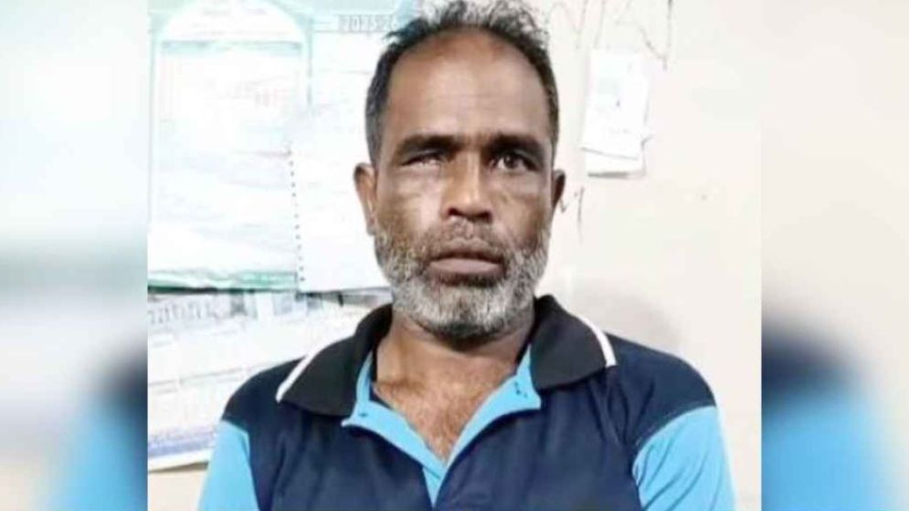 ভালুকায় গোসলের সময় নারীর নগ্ন ভিডিও ধারণ, অতঃপর...