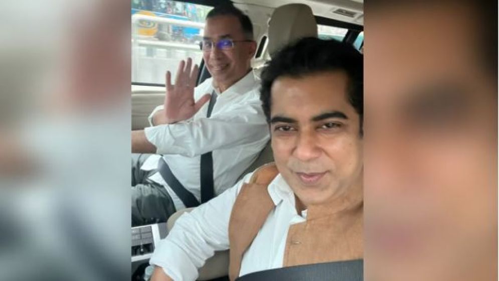 গাড়ি চালিয়ে পার্থকে নিয়ে ‘সংসদের পথে’ প্রধানমন্ত্রী