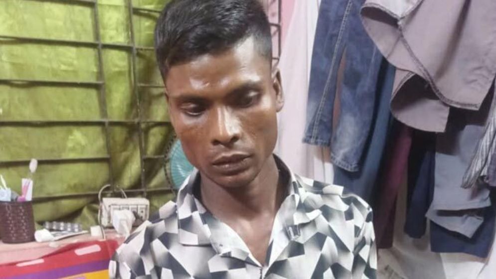 দুই মাসের সন্তানের কান্না সইতে না পেরে আছাড় দিলেন বাবা