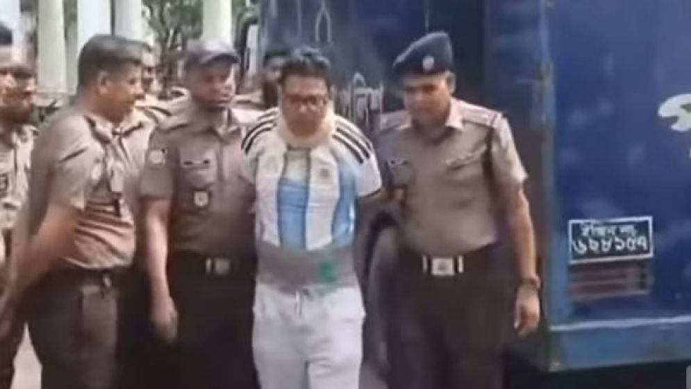 আর্জেন্টিনার জার্সি গায়ে ট্রাইব্যুনালে হাজির পলক, ভিডিও ভাইরাল